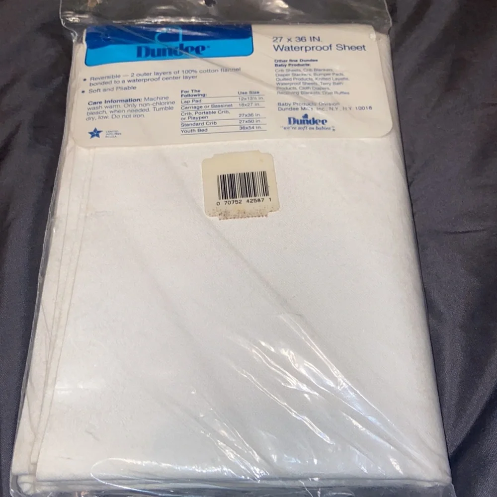 Vintage waterproof sheet for cribs, portable cribs, or playpens. NWT by Dundee